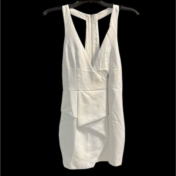 🤍🤍EUC-CLASSY ANGEL BIBA WHITE HALTER DRESS. ZIPS UP BACK. SZ 8🤍🤍 - Picture 1 of 8